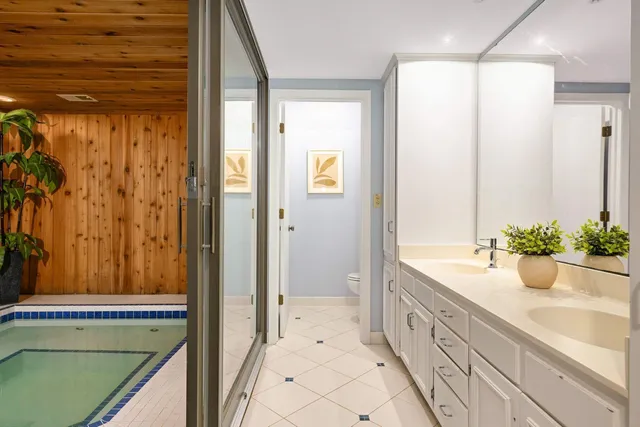 $1,200,000 | 6212 St Albans Circle, Edina, MN 55439