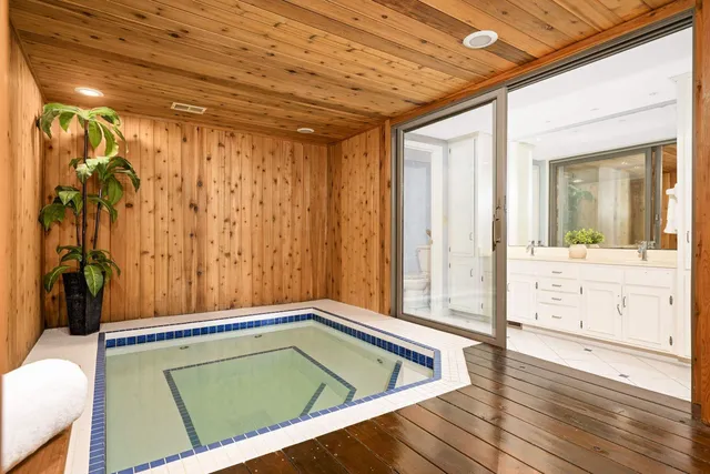 $1,200,000 | 6212 St Albans Circle, Edina, MN 55439