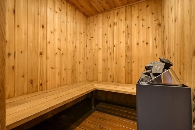 $1,200,000 | 6212 St Albans Circle, Edina, MN 55439