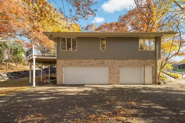 $1,200,000 | 6212 St Albans Circle, Edina, MN 55439