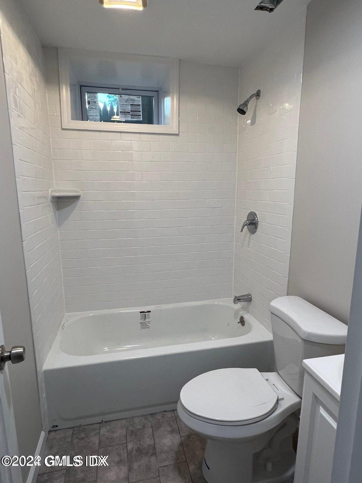 53 Richland Road, Unit 1 Greenwich, CT 06830 - Photo 10 of 11 20221010135501028481000000-o