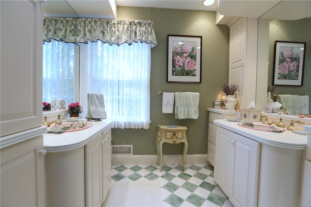 16 Mitchell Road Pittsford, NY 14534 - Photo 26 of 50