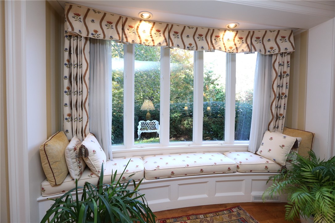 16 Mitchell Road Pittsford, NY 14534 - Photo 4 of 50