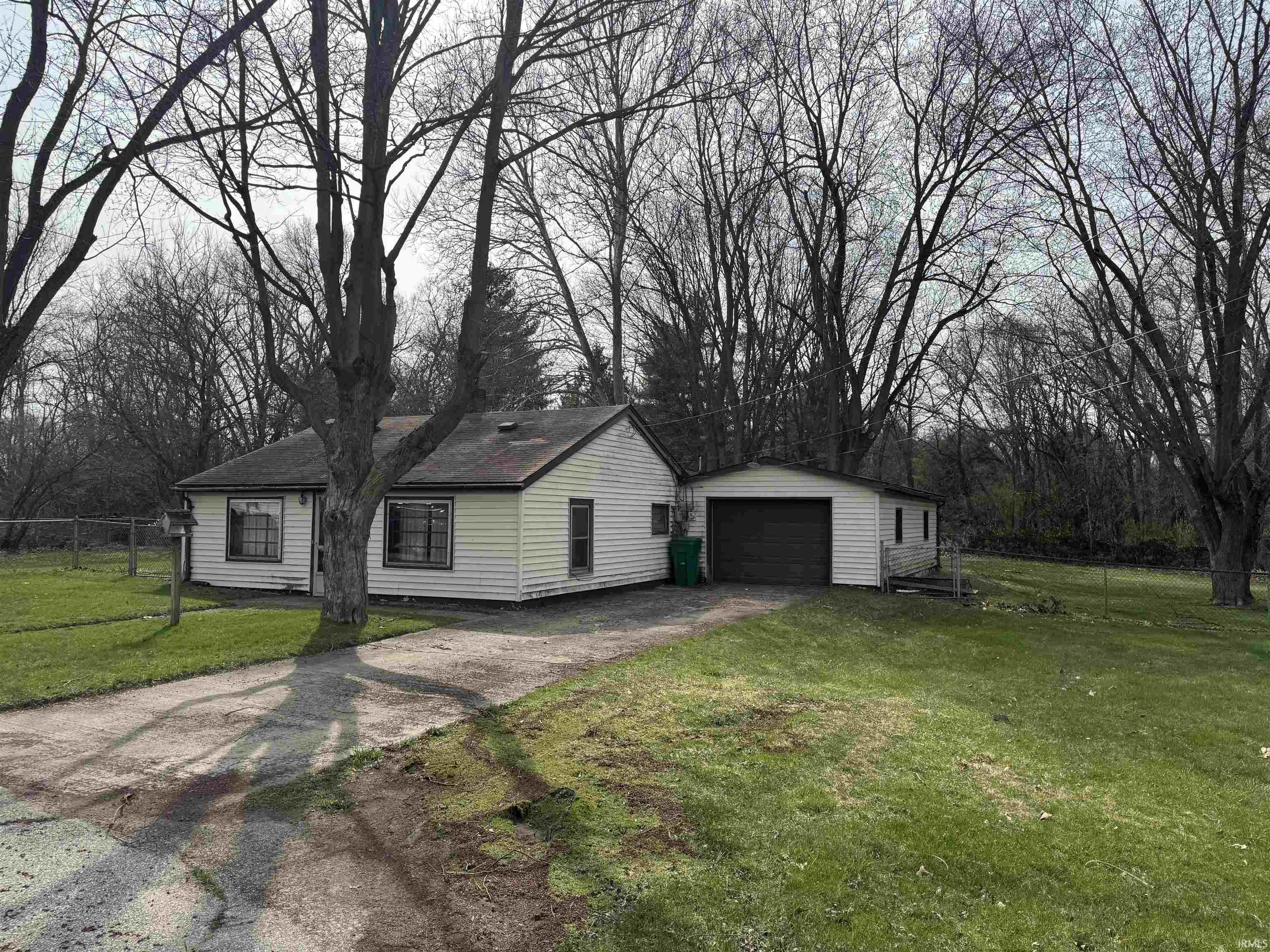 52701 Emmons Road South Bend, IN 46637 - Photo 2 of 25 Gallery Image 2