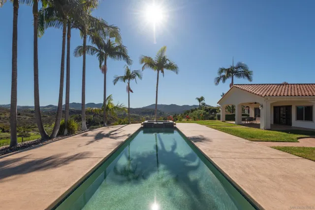 $1,750,000 | 30343 Calle La Reina, Bonsall, CA 92003