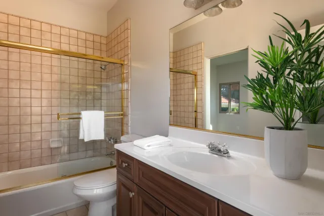 $1,750,000 | 30343 Calle La Reina, Bonsall, CA 92003