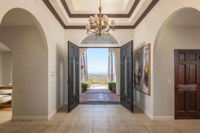 $1,750,000 | 30343 Calle La Reina, Bonsall, CA 92003