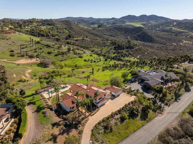 $1,750,000 | 30343 Calle La Reina, Bonsall, CA 92003