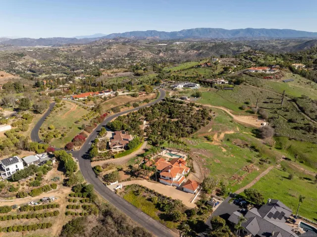 $1,750,000 | 30343 Calle La Reina, Bonsall, CA 92003