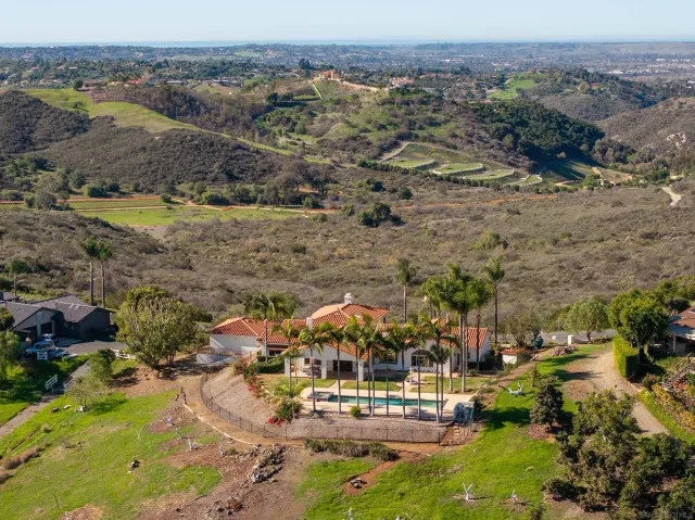 $1,750,000 | 30343 Calle La Reina, Bonsall, CA 92003