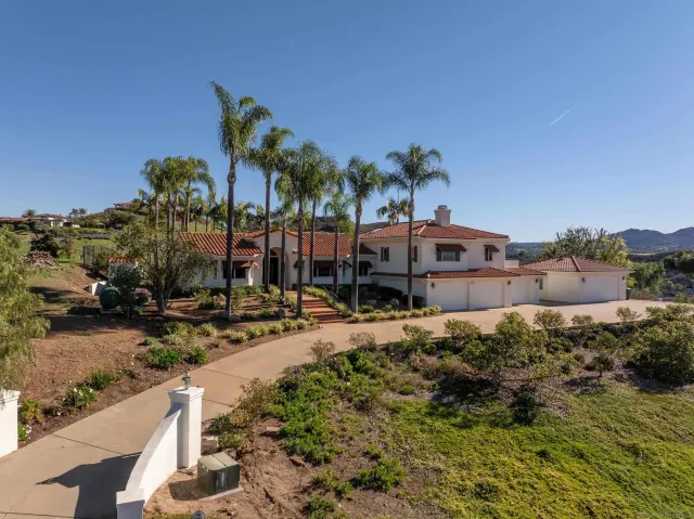 $1,750,000 | 30343 Calle La Reina, Bonsall, CA 92003