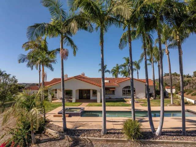 $1,750,000 | 30343 Calle La Reina, Bonsall, CA 92003