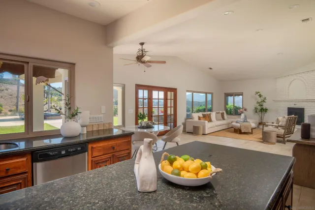 $1,750,000 | 30343 Calle La Reina, Bonsall, CA 92003