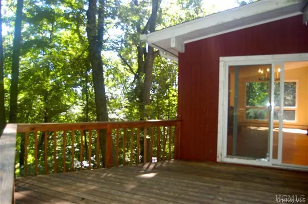 $800,000 | 20 John Cava Lane, Cortlandt Manor, NY 10567