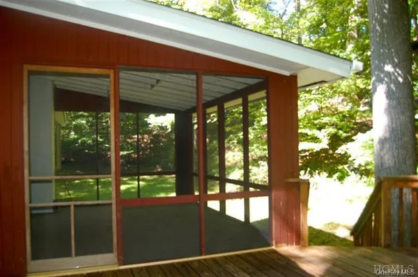 $800,000 | 20 John Cava Lane, Cortlandt Manor, NY 10567