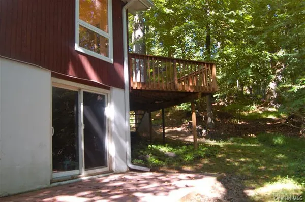 $800,000 | 20 John Cava Lane, Cortlandt Manor, NY 10567