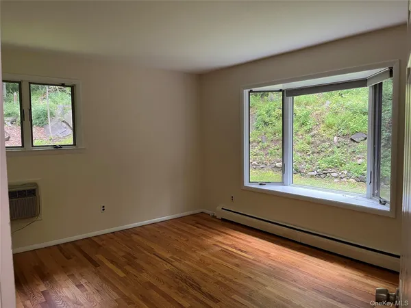 $800,000 | 20 John Cava Lane, Cortlandt Manor, NY 10567