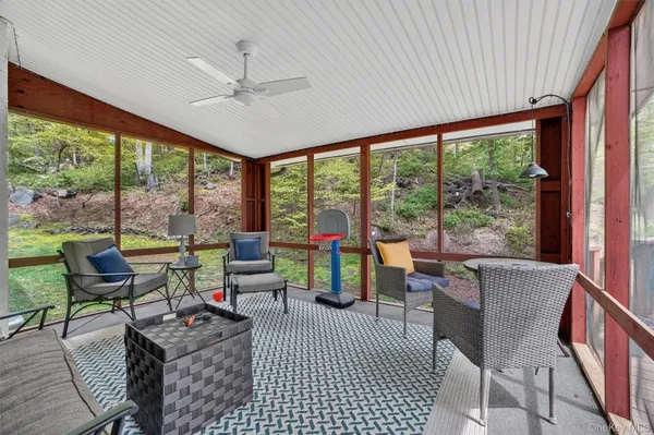 $800,000 | 20 John Cava Lane, Cortlandt Manor, NY 10567