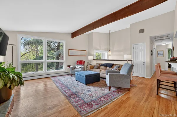 $800,000 | 20 John Cava Lane, Cortlandt Manor, NY 10567