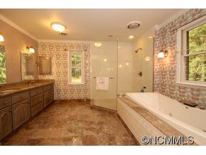 178 Kingfisher Road Brevard, NC 28712 - Photo 11 of 24 Gallery Image 11