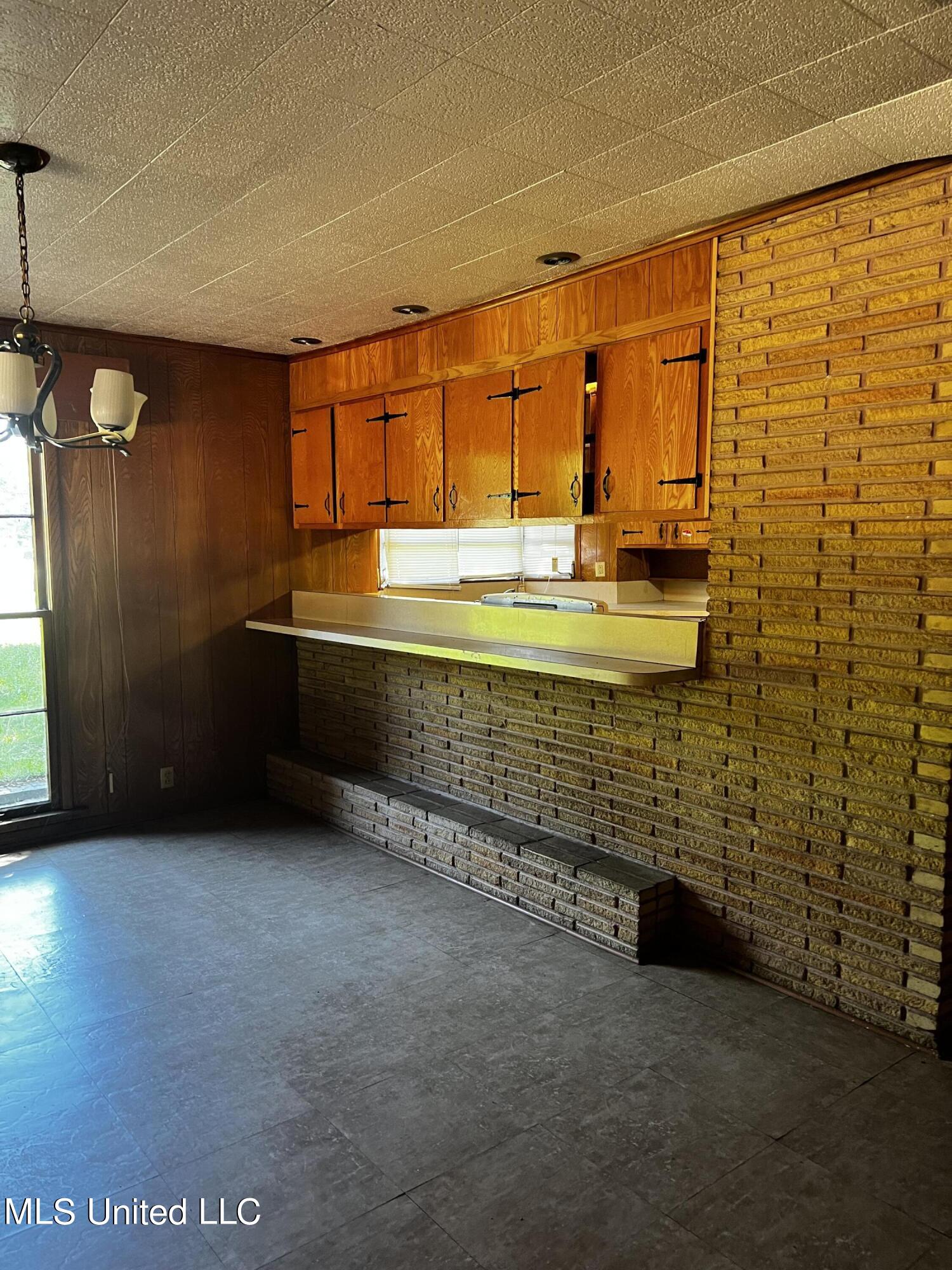 3765 Terry Road Jackson, MS 39212 - Photo 4 of 18 IMG_5833
