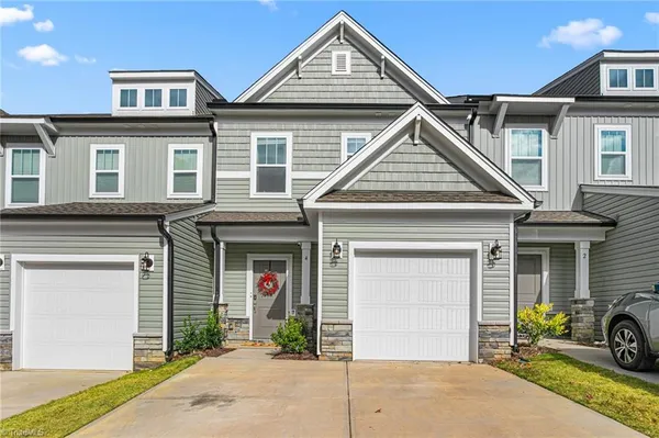 $299,900 | 4 Saltford Lane, Greensboro, NC 27455