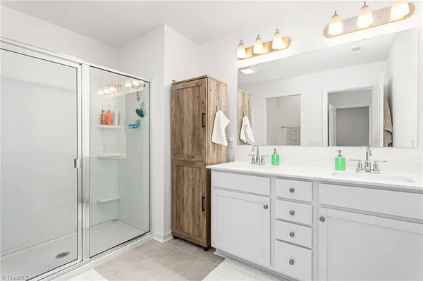 $299,900 | 4 Saltford Lane, Greensboro, NC 27455