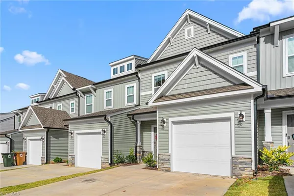 $299,900 | 4 Saltford Lane, Greensboro, NC 27455