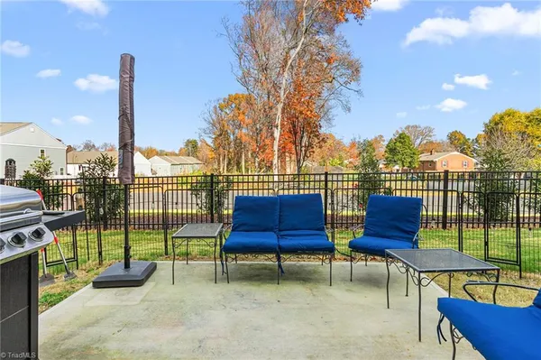 $299,900 | 4 Saltford Lane, Greensboro, NC 27455