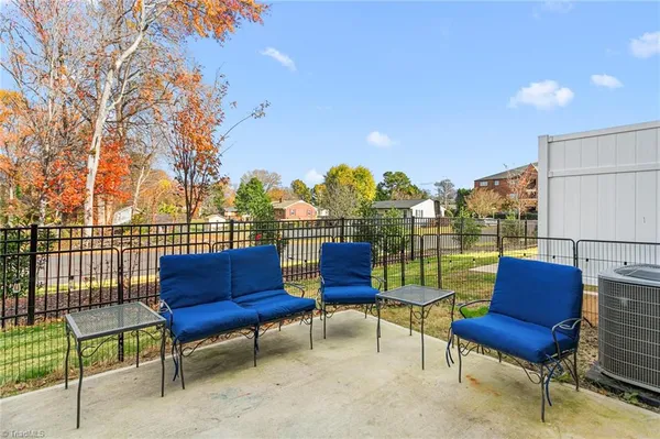 $299,900 | 4 Saltford Lane, Greensboro, NC 27455