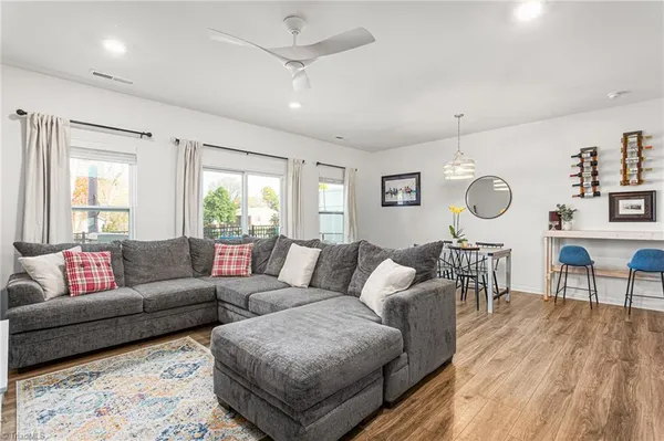 $299,900 | 4 Saltford Lane, Greensboro, NC 27455