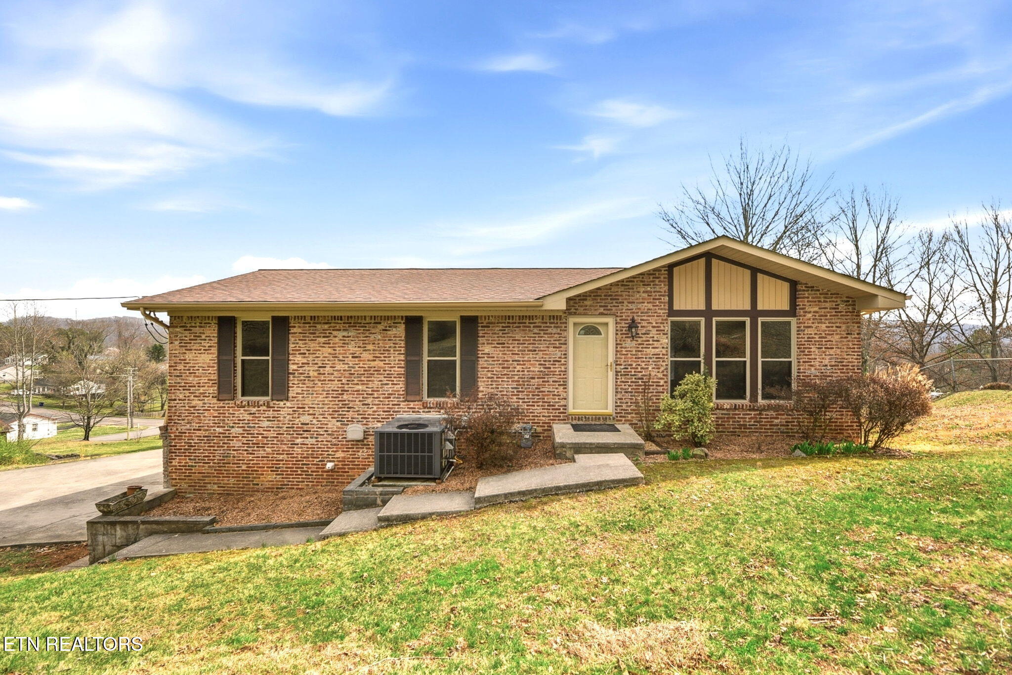103 Middlebury Road Oak Ridge, TN 37830 - Photo 1 of 29 1-Front