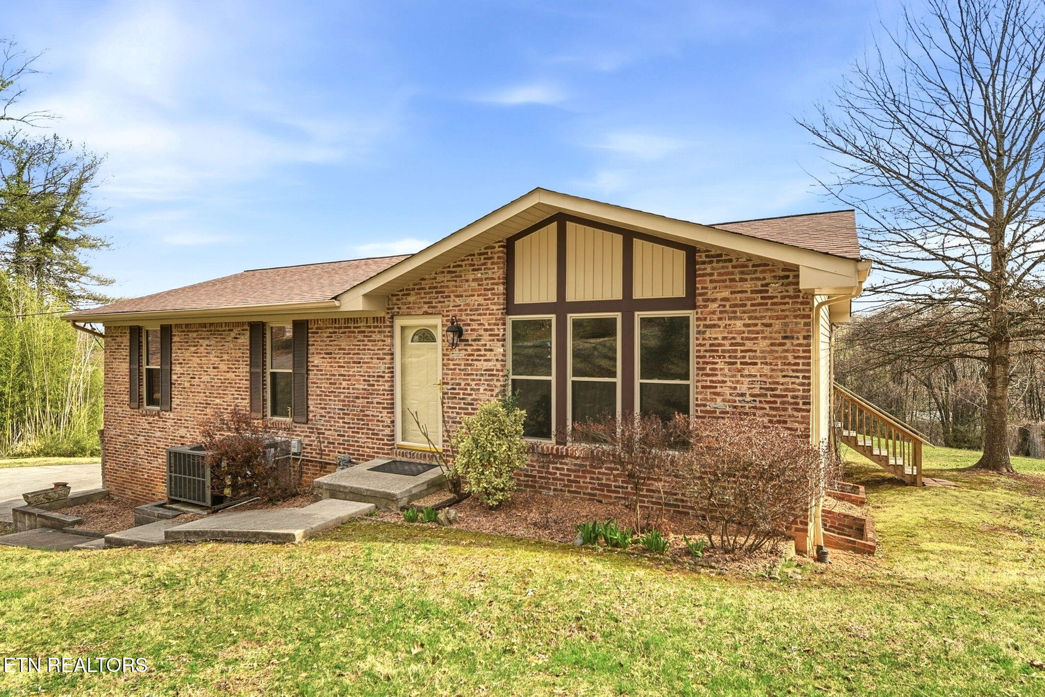 103 Middlebury Road Oak Ridge, TN 37830 - Photo 2 of 29 2-Front