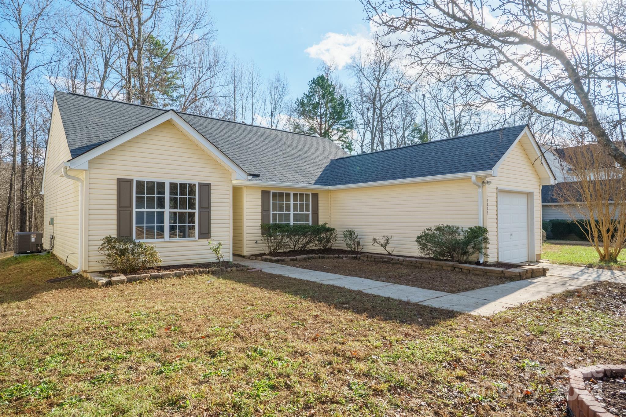 10429 Gold Pan Road Charlotte, NC 28215 - Photo 2 of 25 Gallery Image 2