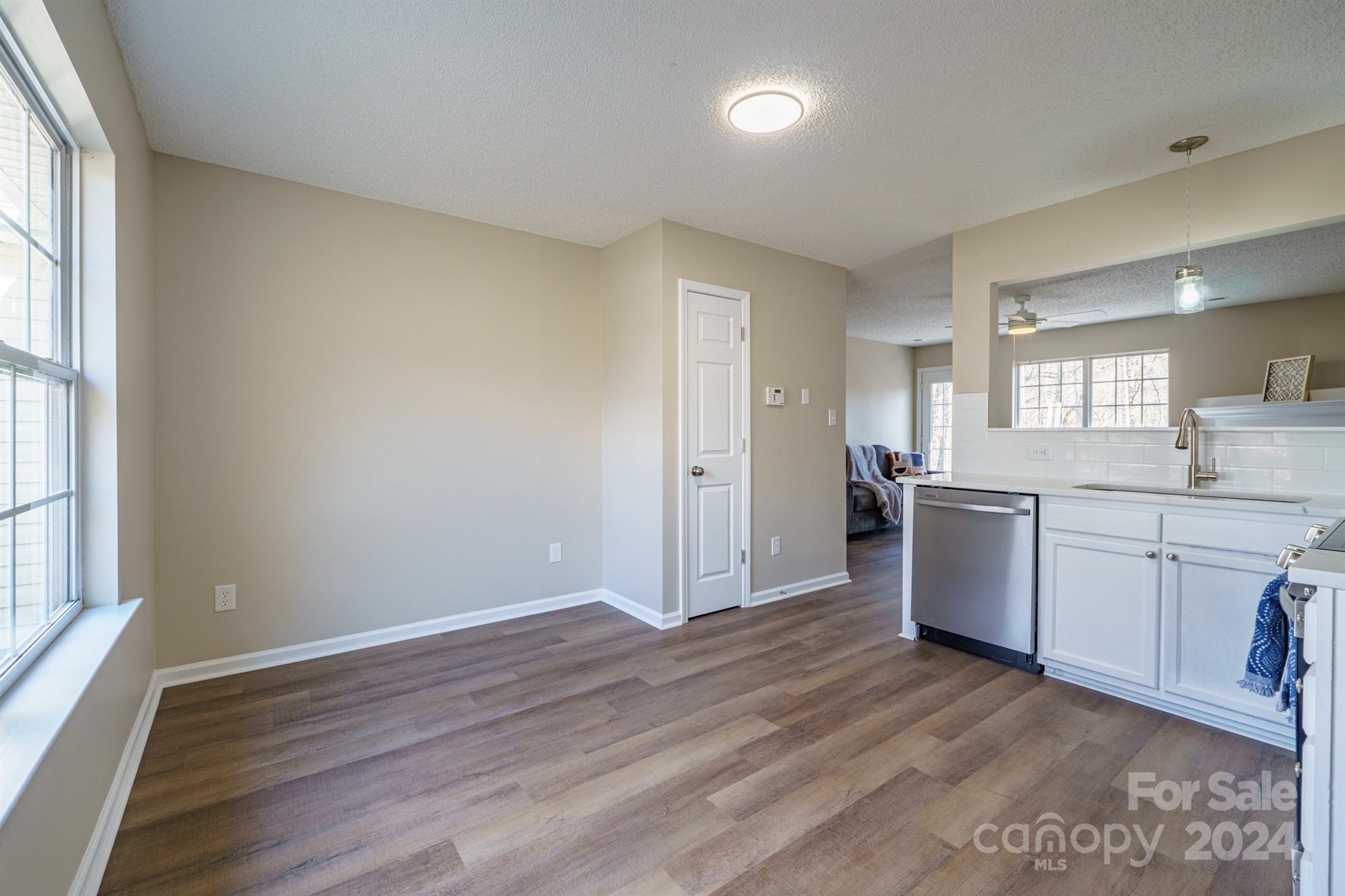 10429 Gold Pan Road Charlotte, NC 28215 - Photo 6 of 25 Gallery Image 6