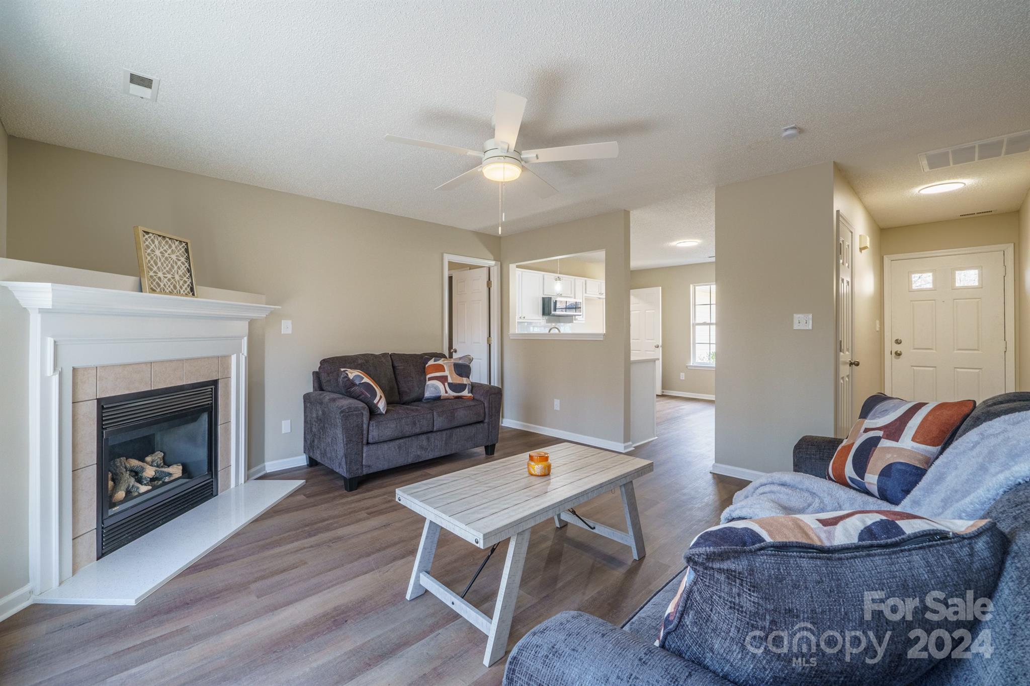10429 Gold Pan Road Charlotte, NC 28215 - Photo 9 of 25 Gallery Image 9