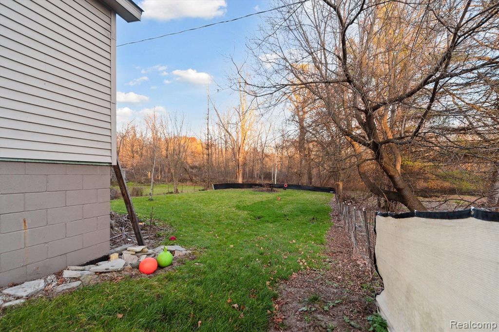10524 Antcliff Road Fowlerville, MI 48836 - Photo 30 of 33 Gallery Image 30