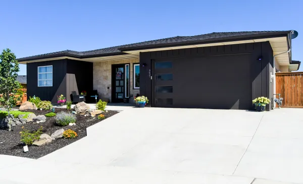 $824,999 | 4637 Southwest Antelope Avenue, Redmond, OR 97756