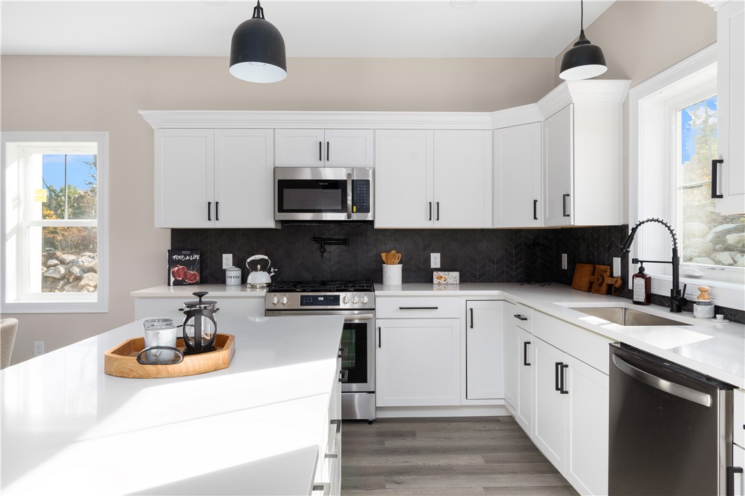 261 Collins Road Hopkinton, RI 02804 - Photo 4 of 26
