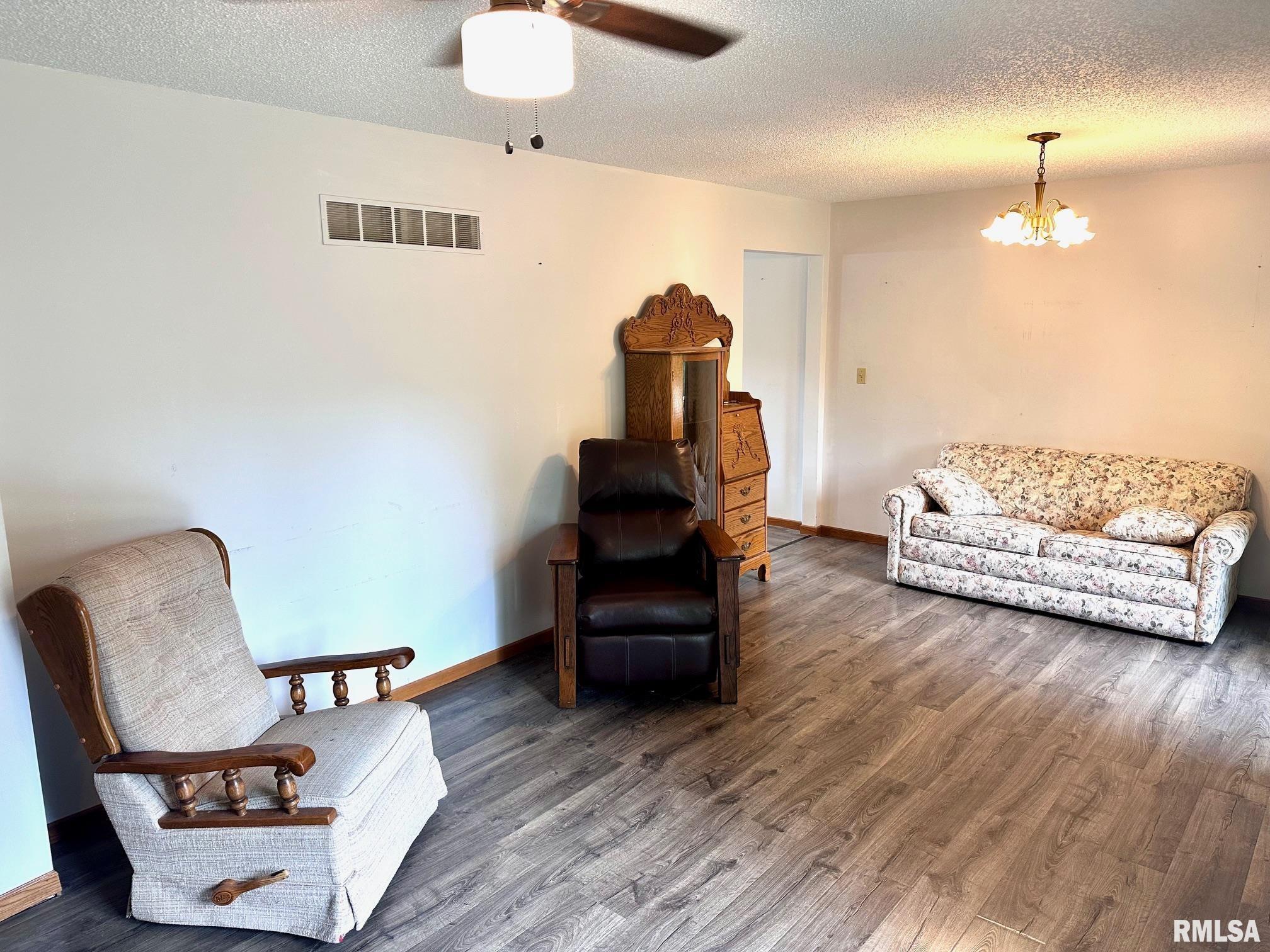 1802 Lakamp Road Roodhouse, IL 62082 - Photo 25 of 46