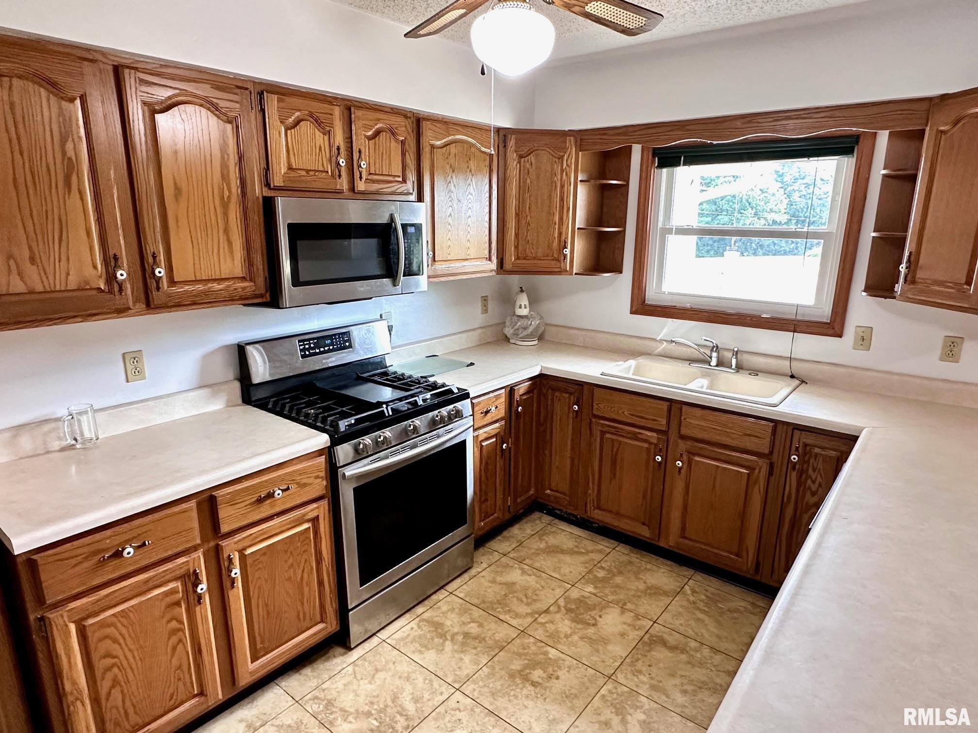 1802 Lakamp Road Roodhouse, IL 62082 - Photo 26 of 46