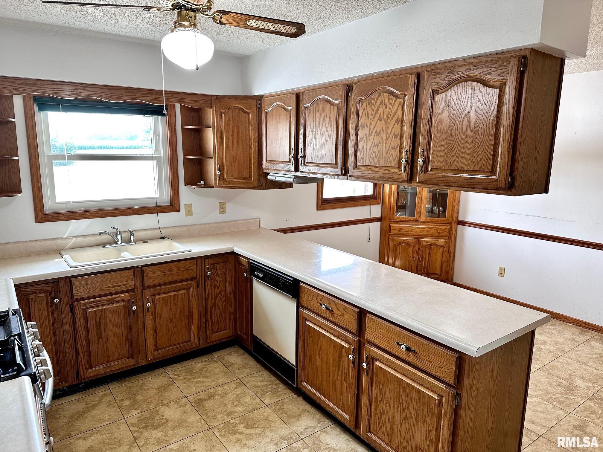 1802 Lakamp Road Roodhouse, IL 62082 - Photo 27 of 46