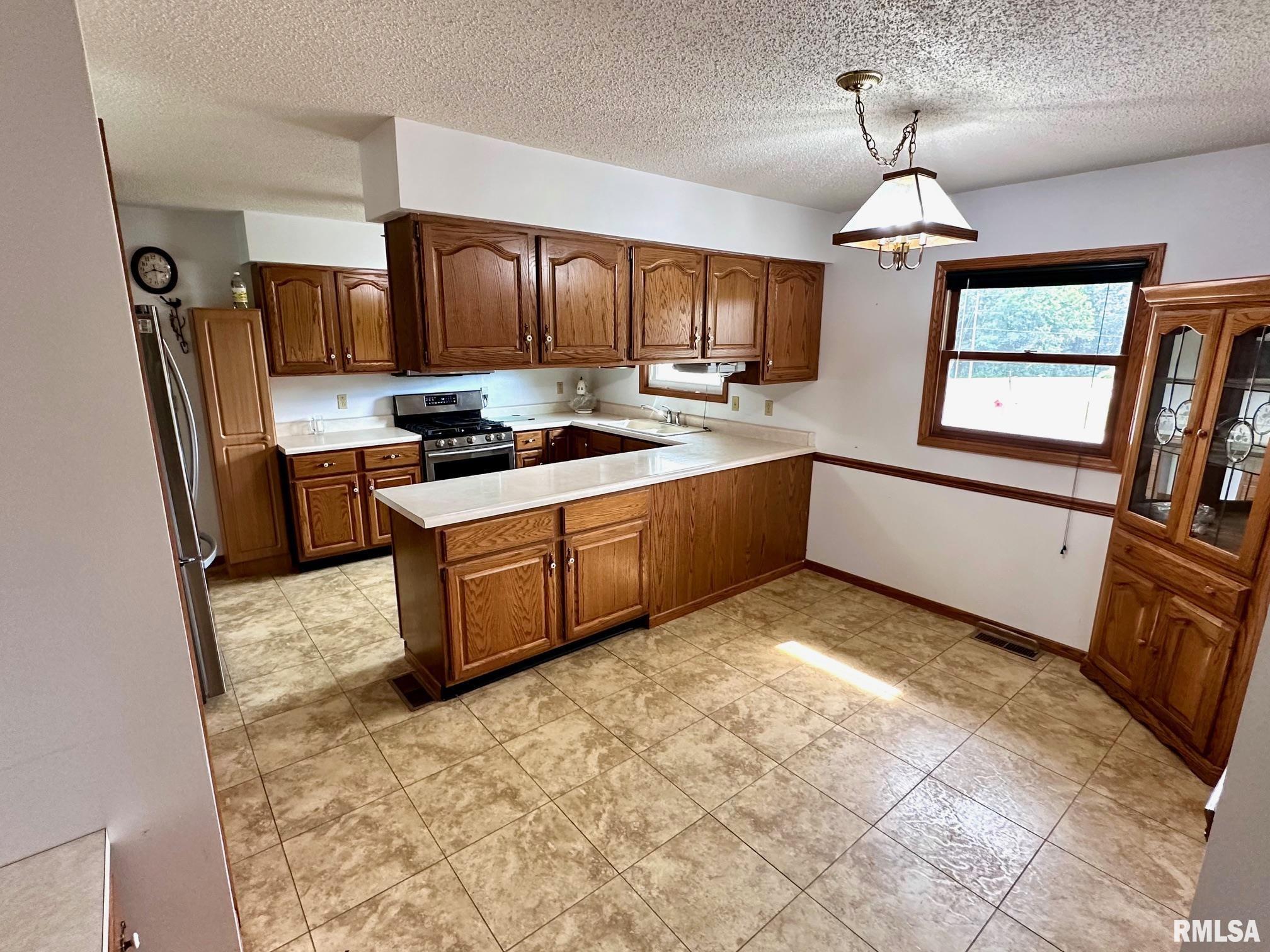 1802 Lakamp Road Roodhouse, IL 62082 - Photo 28 of 46
