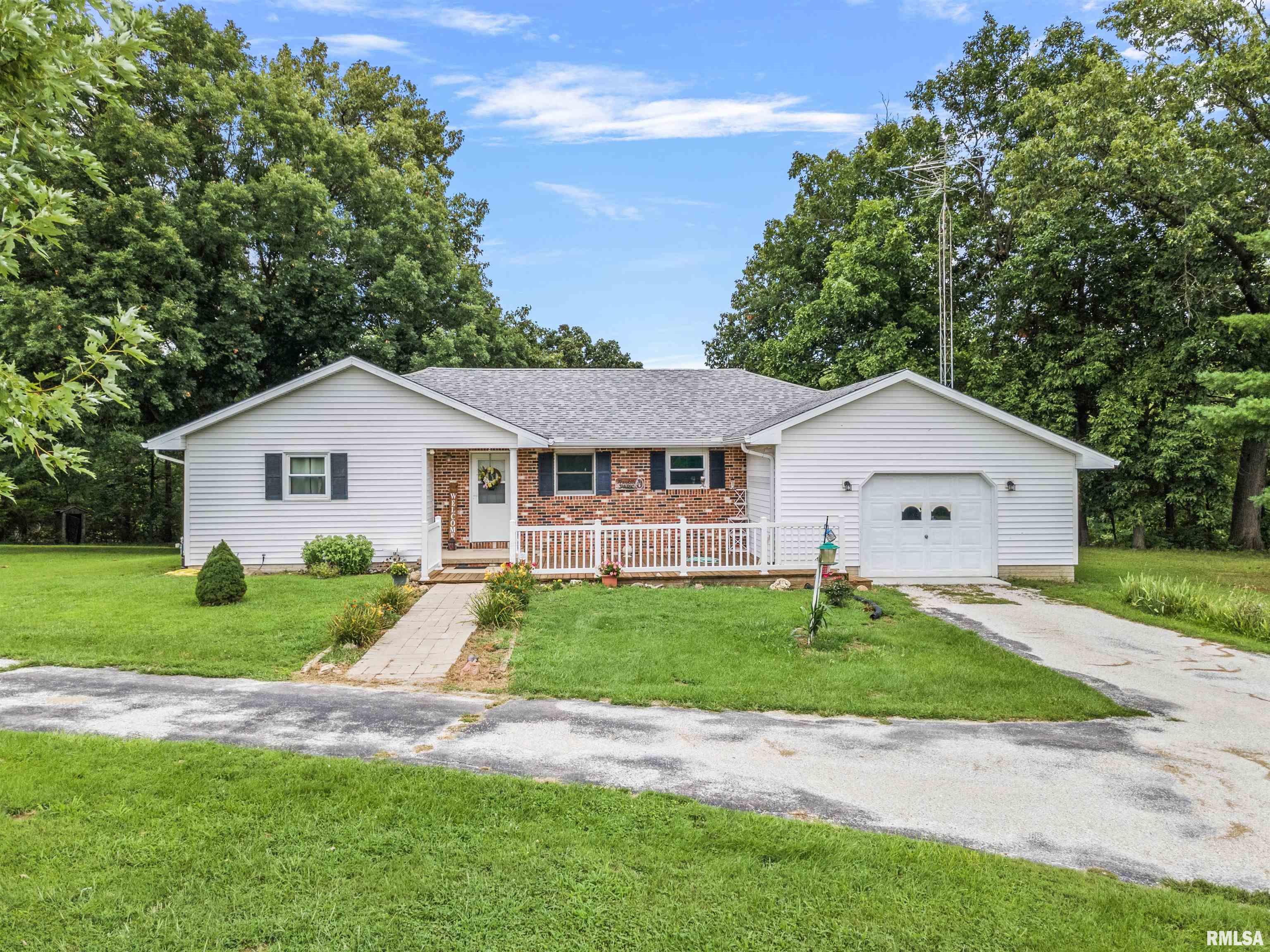 1802 Lakamp Road Roodhouse, IL 62082 - Photo 3 of 46