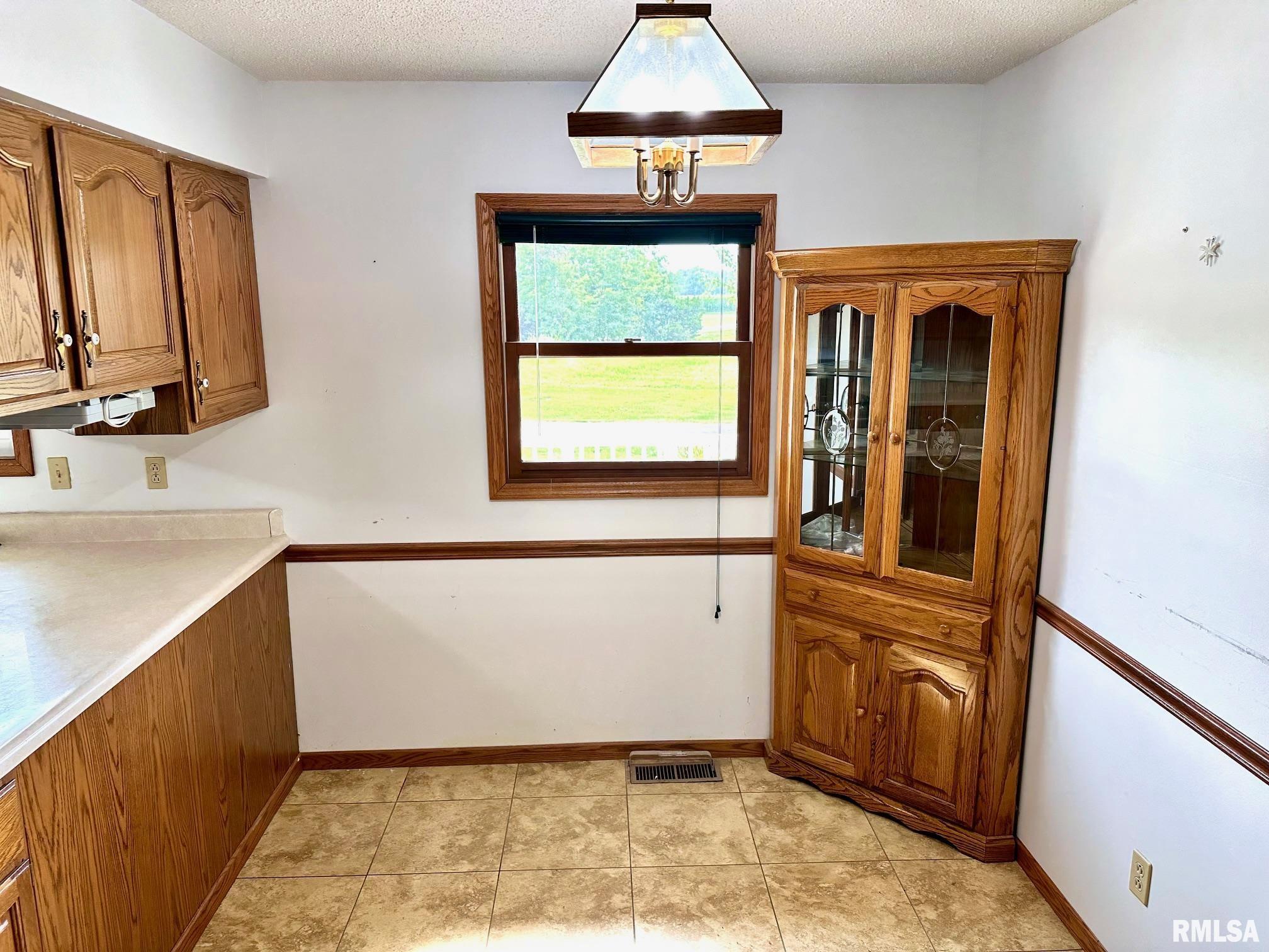 1802 Lakamp Road Roodhouse, IL 62082 - Photo 31 of 46