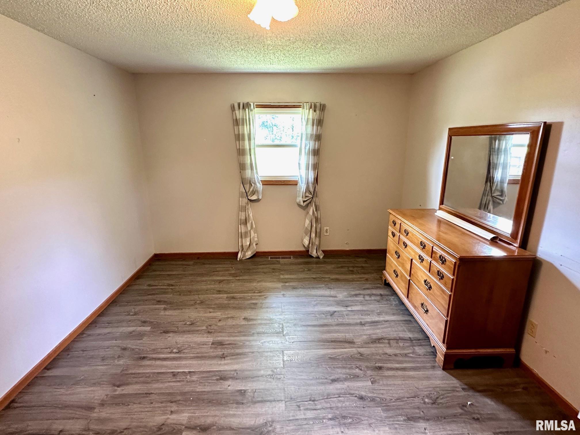 1802 Lakamp Road Roodhouse, IL 62082 - Photo 35 of 46