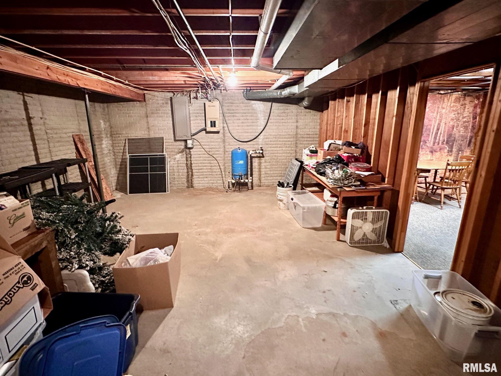 1802 Lakamp Road Roodhouse, IL 62082 - Photo 44 of 46