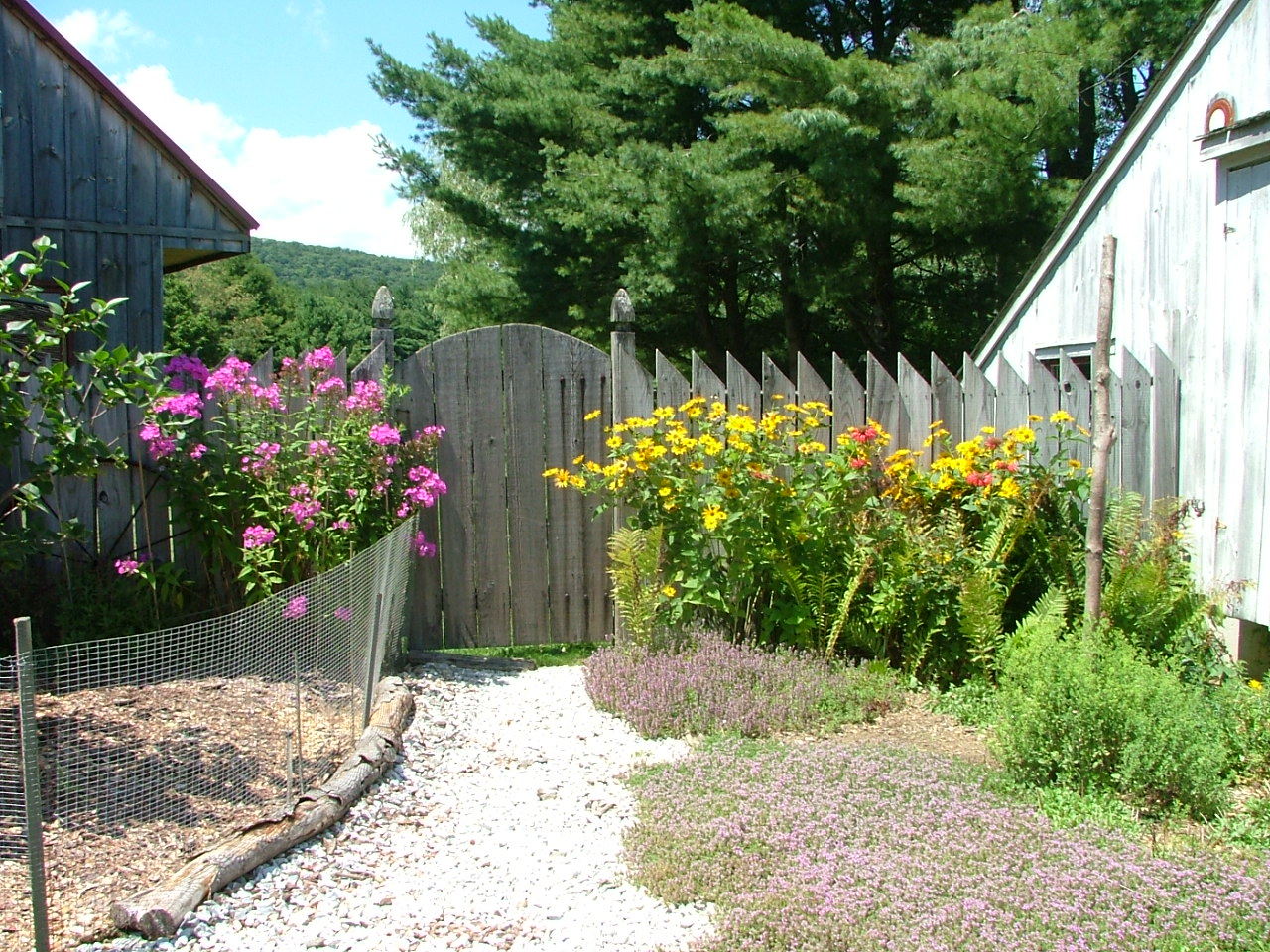 2 Lukeman Lane Stockbridge, MA 01229 - Photo 8 of 19 Gate