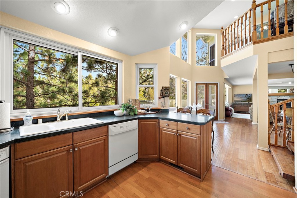 180 Grass Valley Road, Unit 20 Lake Arrowhead, CA 92352 - Photo 22 of 67