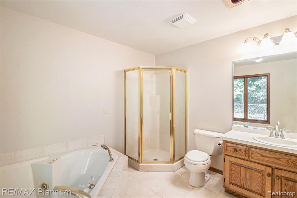 4352 Fenton Road Hartland, MI 48353 - Photo 29 of 45 Gallery Image 29